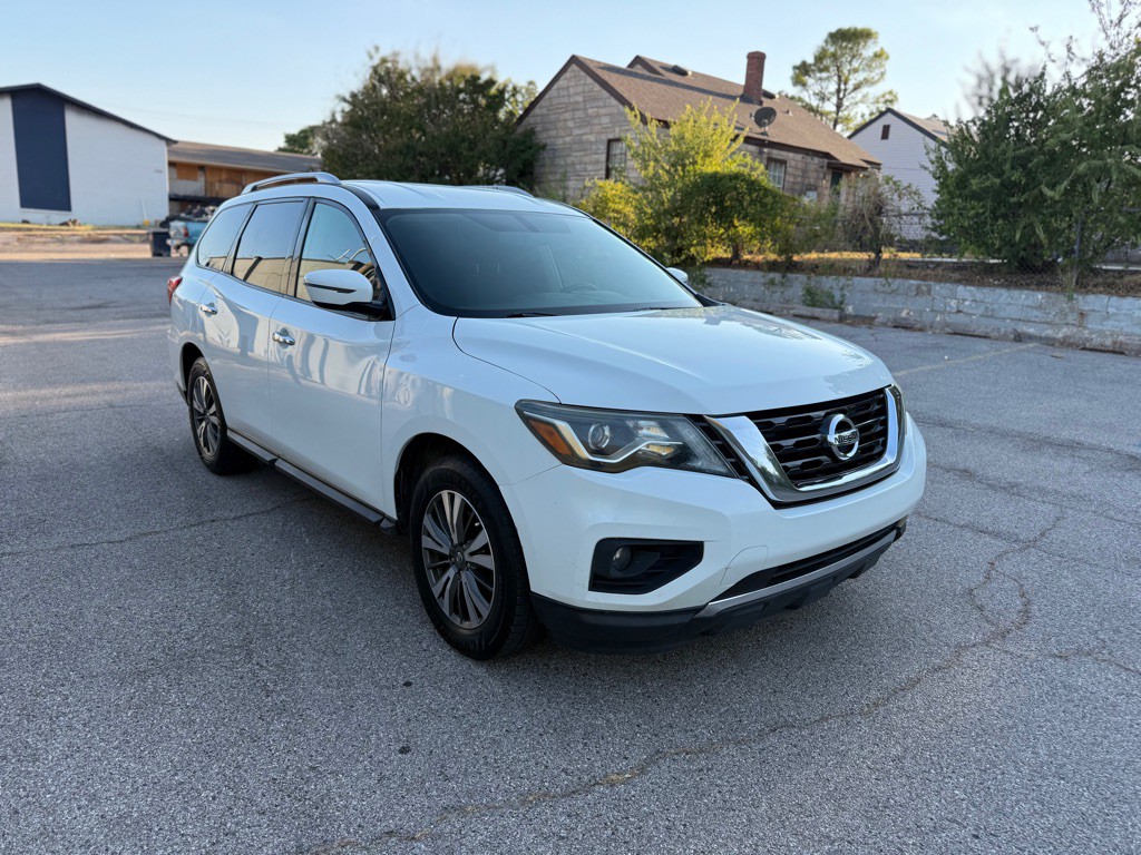 2017 Nissan Pathfinder Image 3