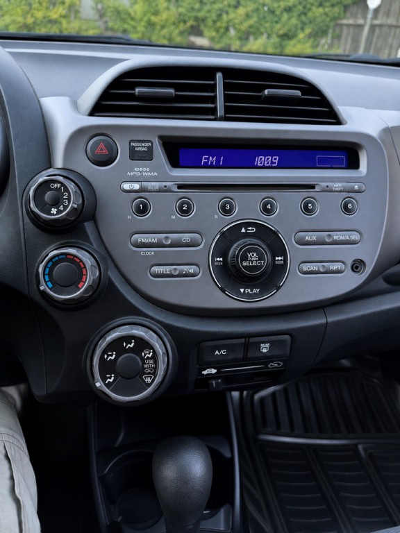 2013 Honda Fit Image 9
