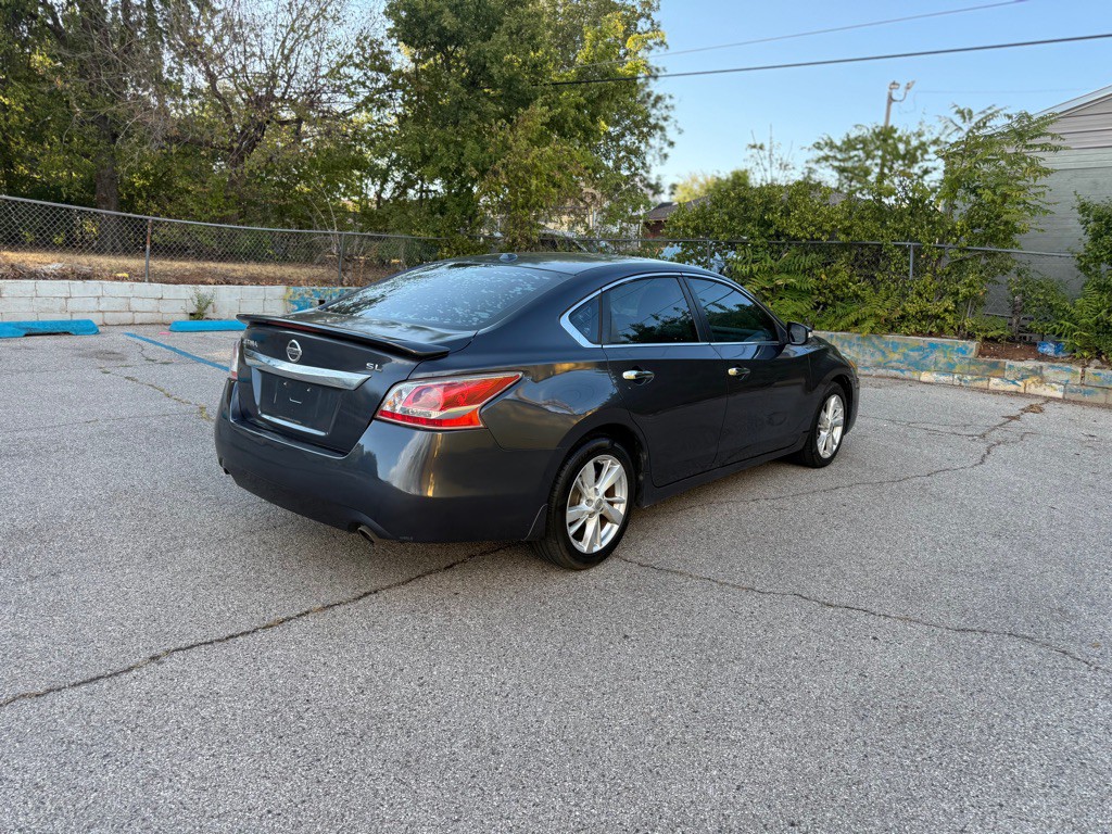 2013 Nissan Altima Image 4