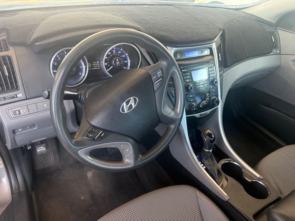 2011 Hyundai Sonata Image 8