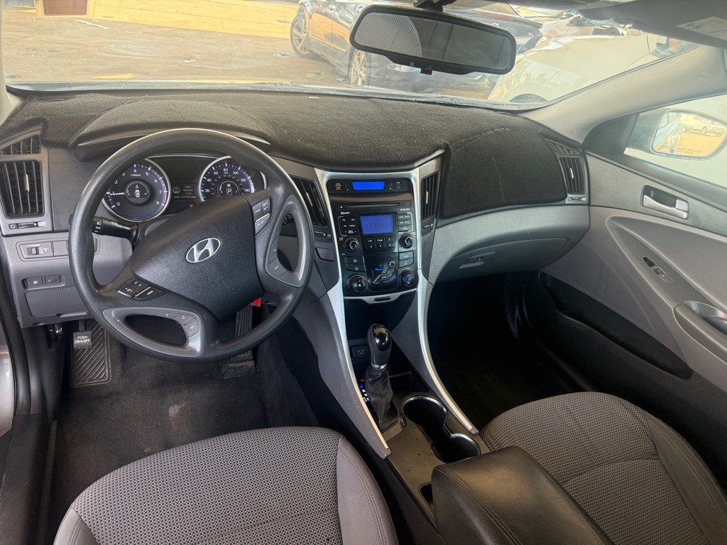 2011 Hyundai Sonata Image 9