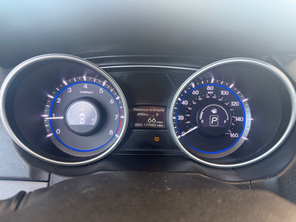 2011 Hyundai Sonata Image 10