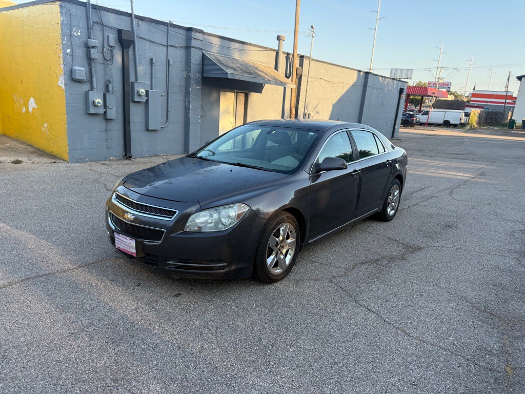 2010 Chevrolet Malibu Image 1