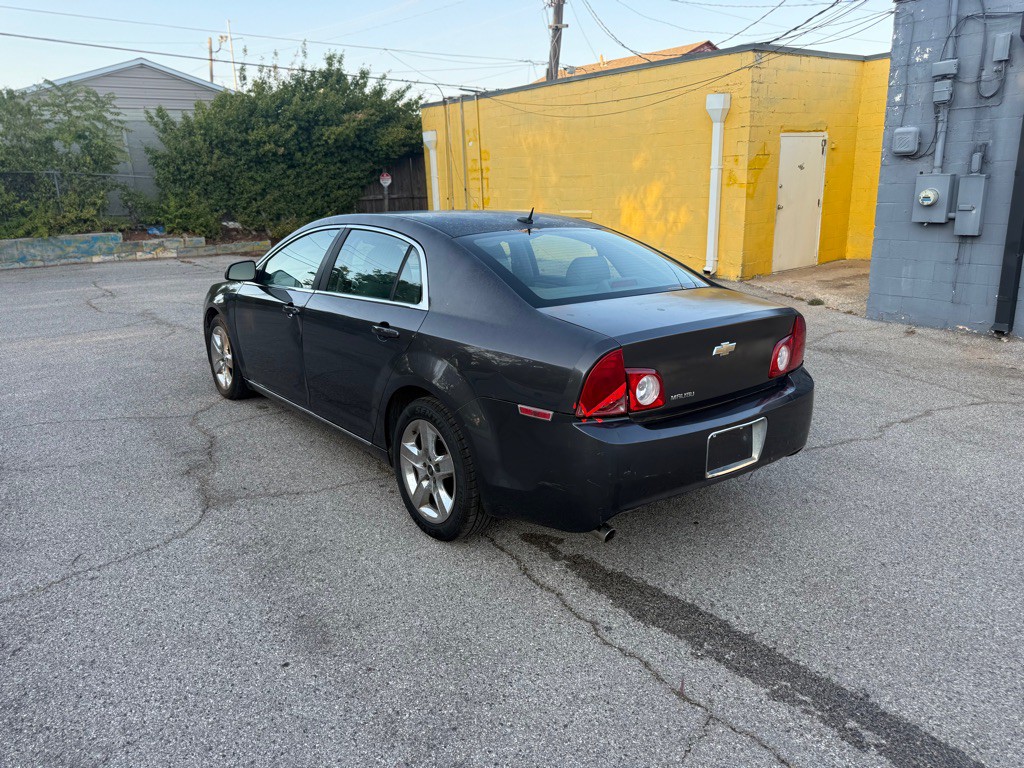 2010 Chevrolet Malibu Image 4