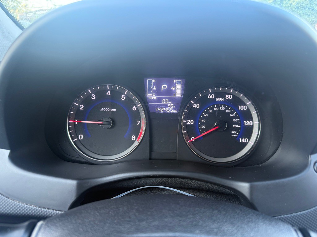 2015 Hyundai Accent Image 11