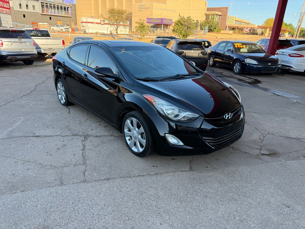2013 Hyundai Elantra Image 3