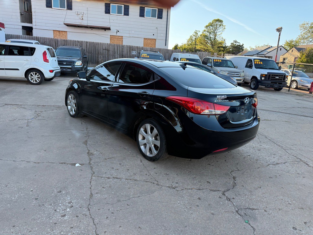 2013 Hyundai Elantra Image 5