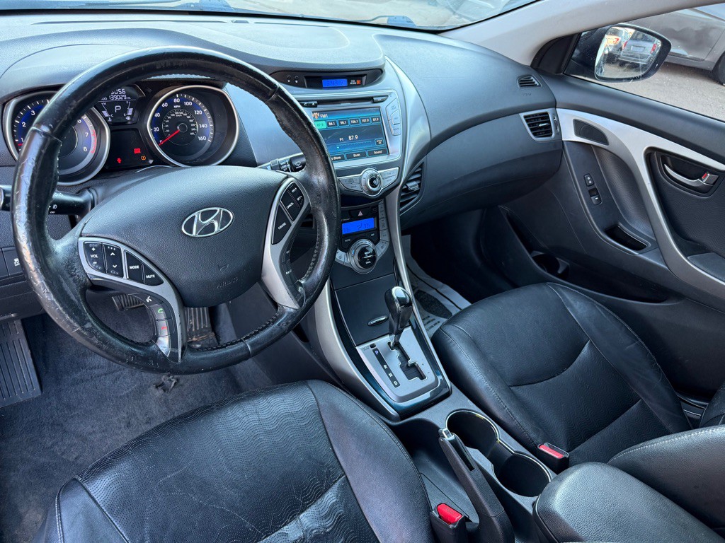 2013 Hyundai Elantra Image 9