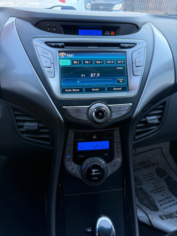 2013 Hyundai Elantra Image 11