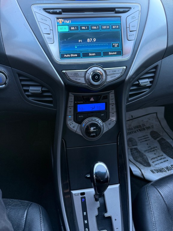 2013 Hyundai Elantra Image 12