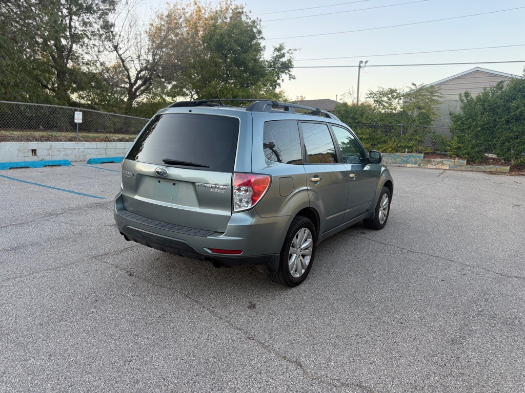 2011 Subaru Forester Image 4