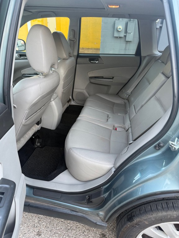 2011 Subaru Forester Image 9