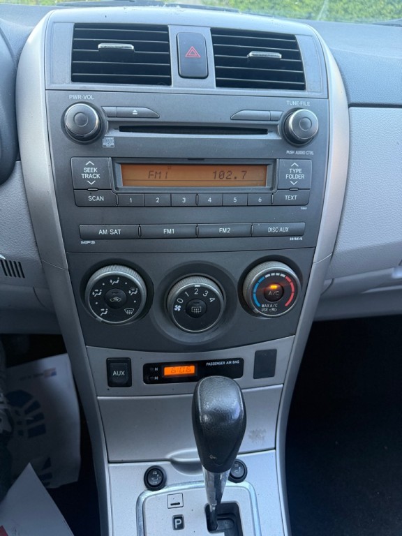 2011 Toyota Corolla Image 12
