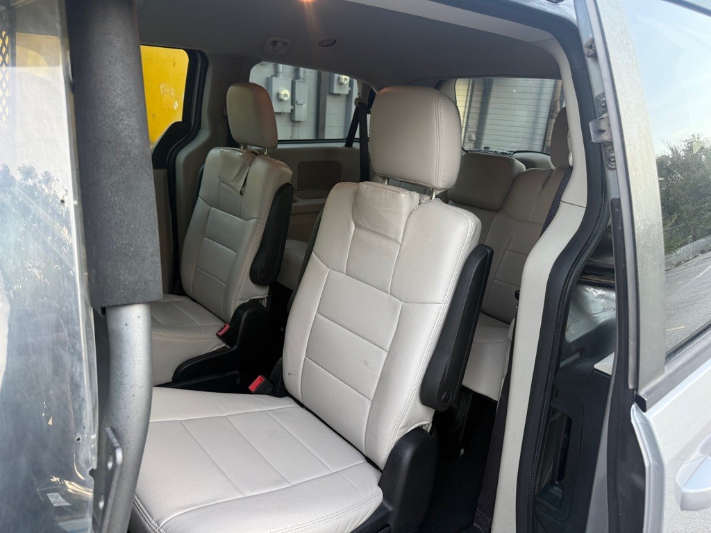2015 Dodge Grand Caravan Image 6