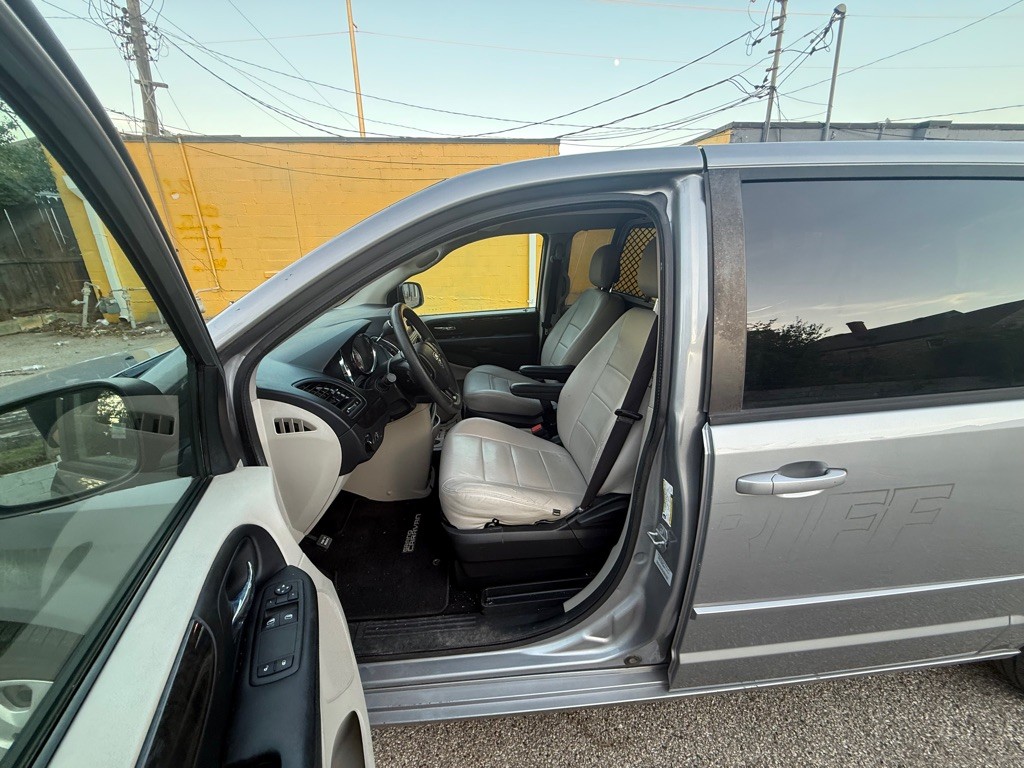 2015 Dodge Grand Caravan Image 8