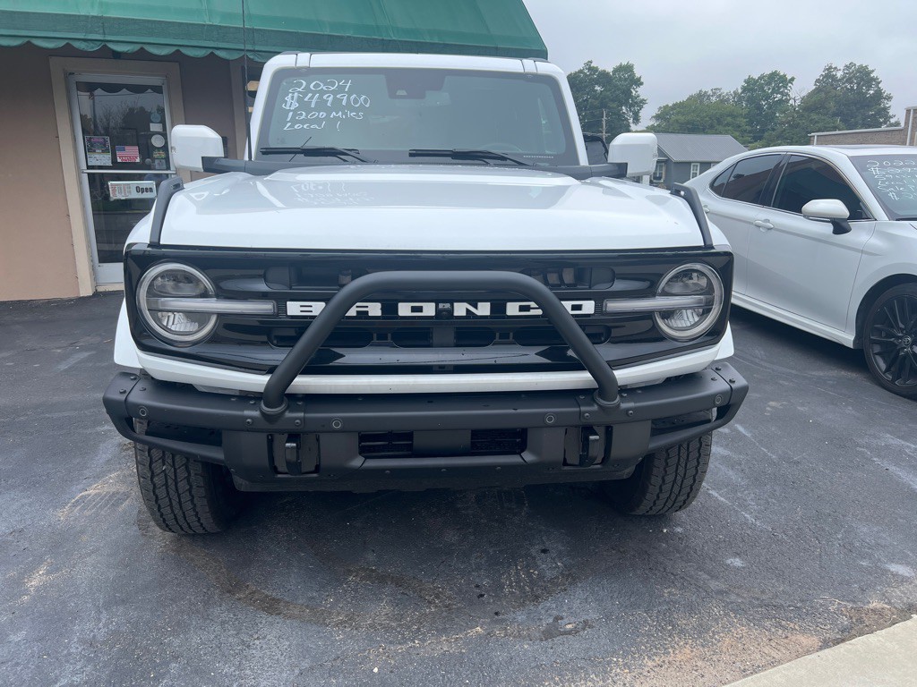2024 Ford Bronco Image 2