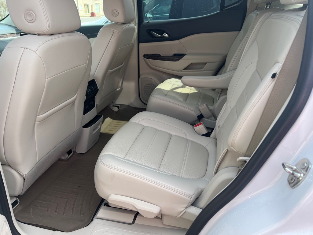 2021 GMC Acadia Image 10