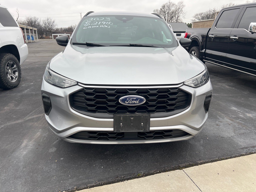 2023 Ford Escape Image 2