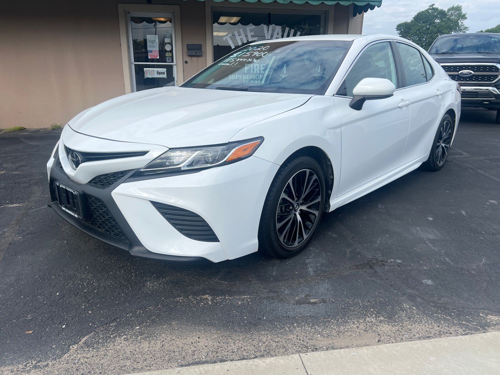 2020 Toyota Camry Image 3