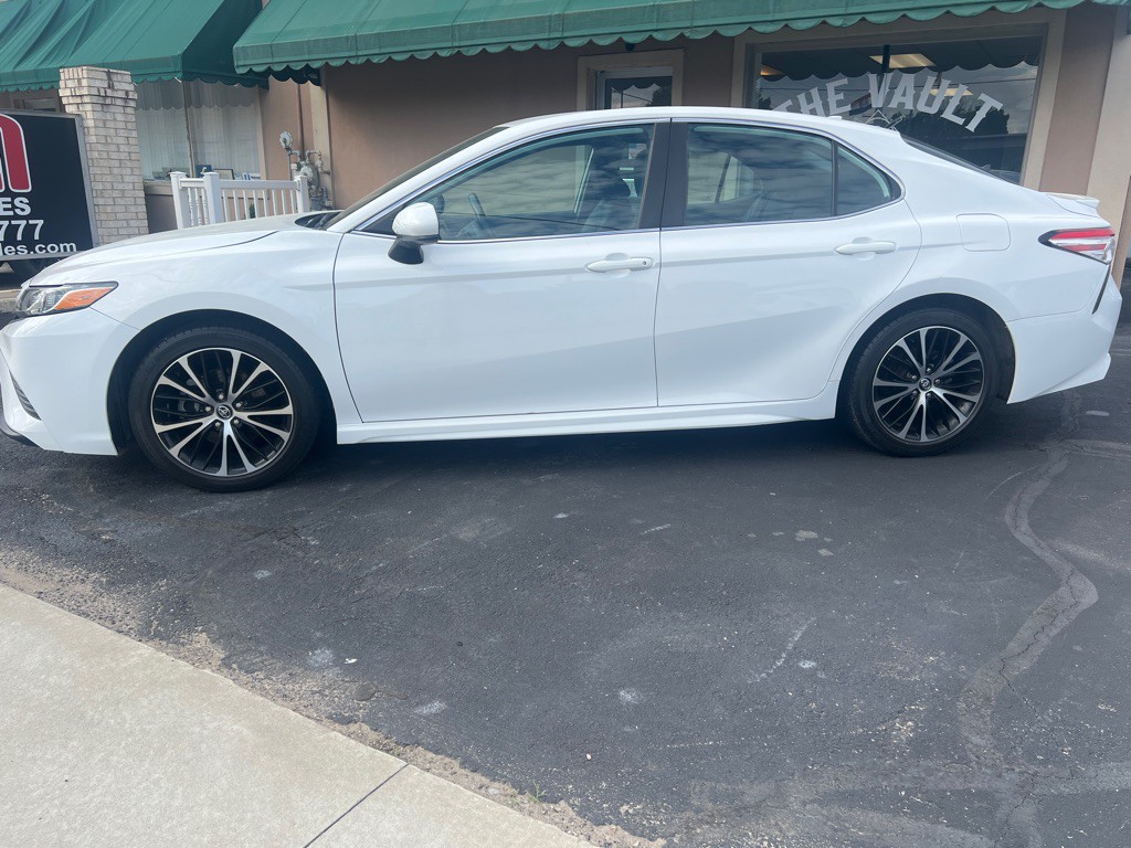 2020 Toyota Camry Image 4