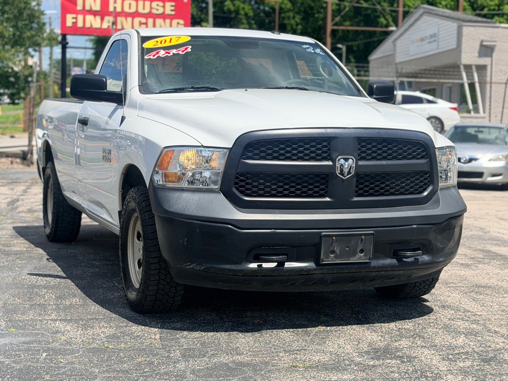 2017 RAM 1500 Image 3