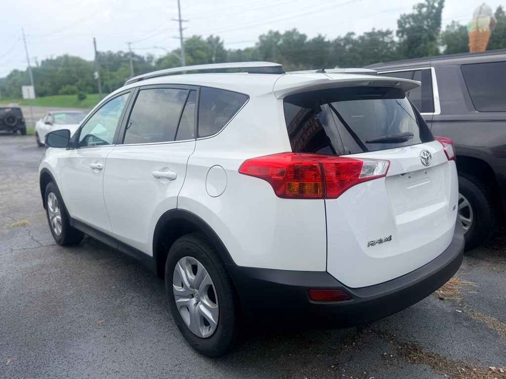 2015 Toyota Rav4 Image 2