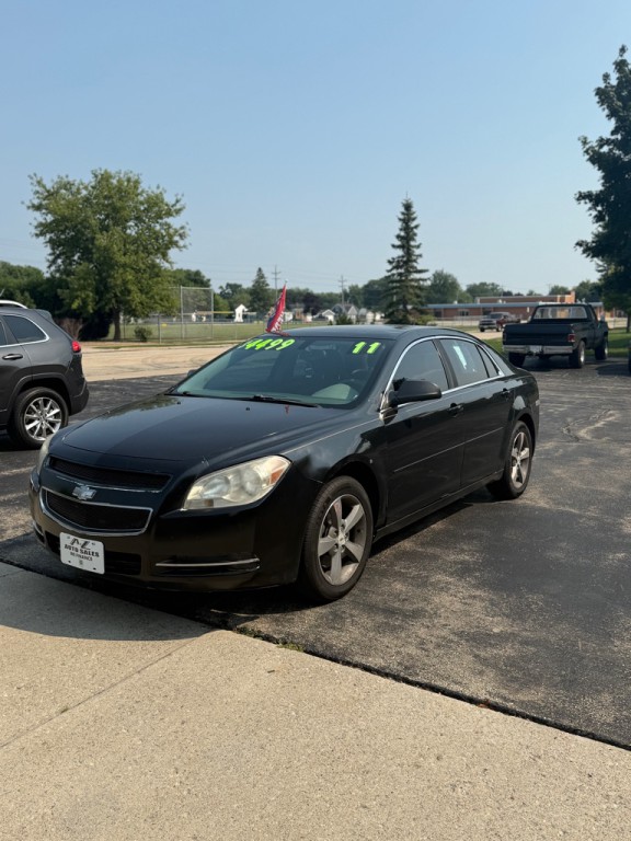 2011 Chevrolet Malibu Image 2