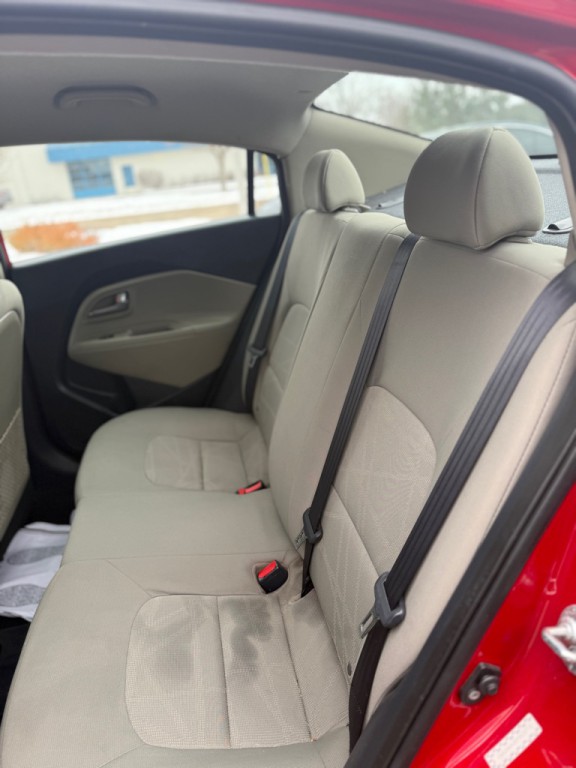 2015 Kia Rio Image 9