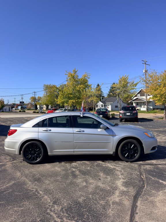 2012 Chrysler 200 Image 5