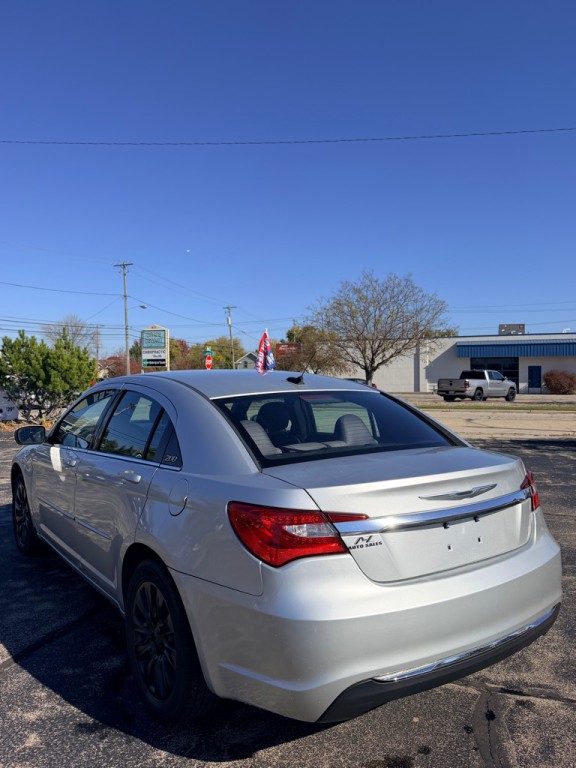 2012 Chrysler 200 Image 8
