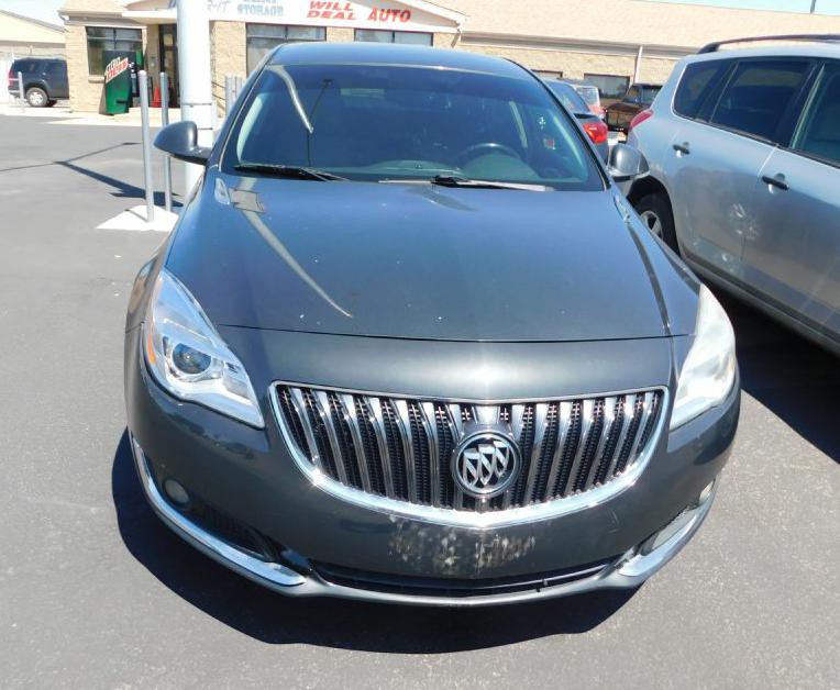 2016 Buick Regal Image 2