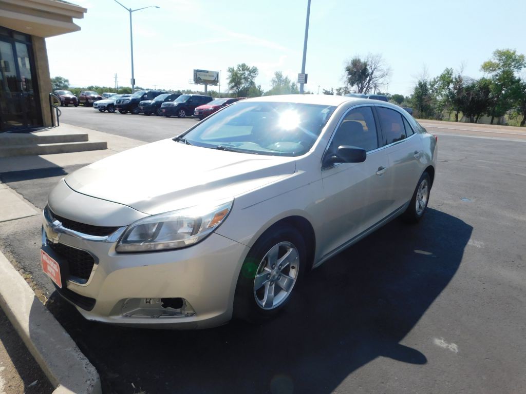 2014 Chevrolet Malibu Image 2