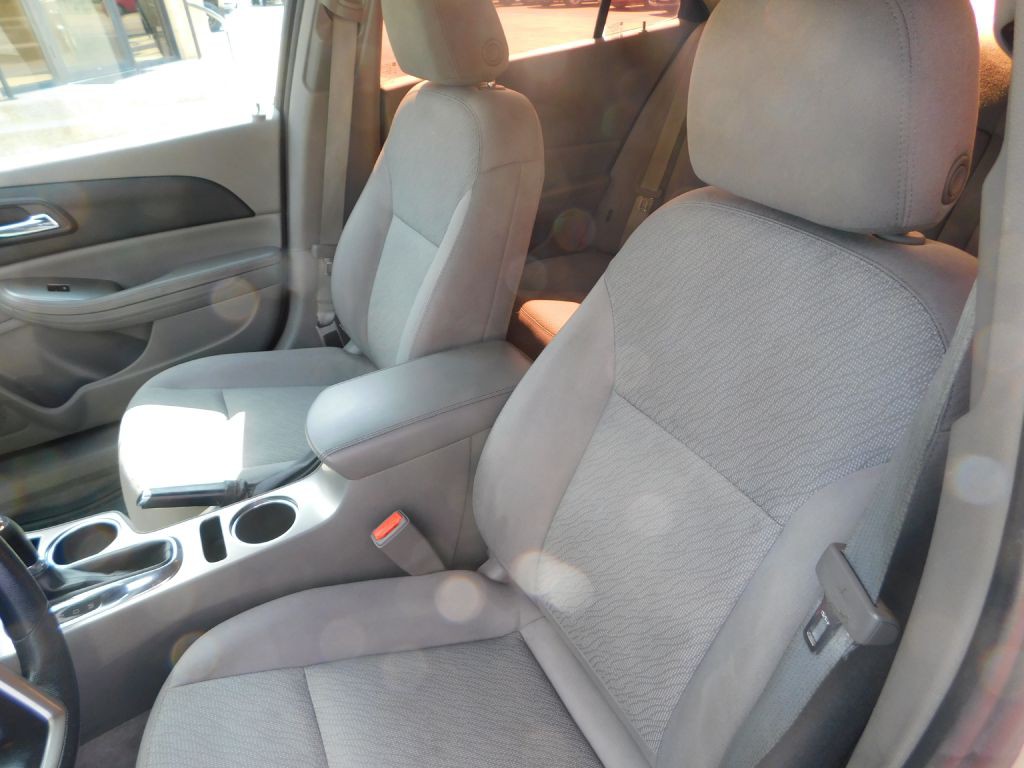 2014 Chevrolet Malibu Image 5