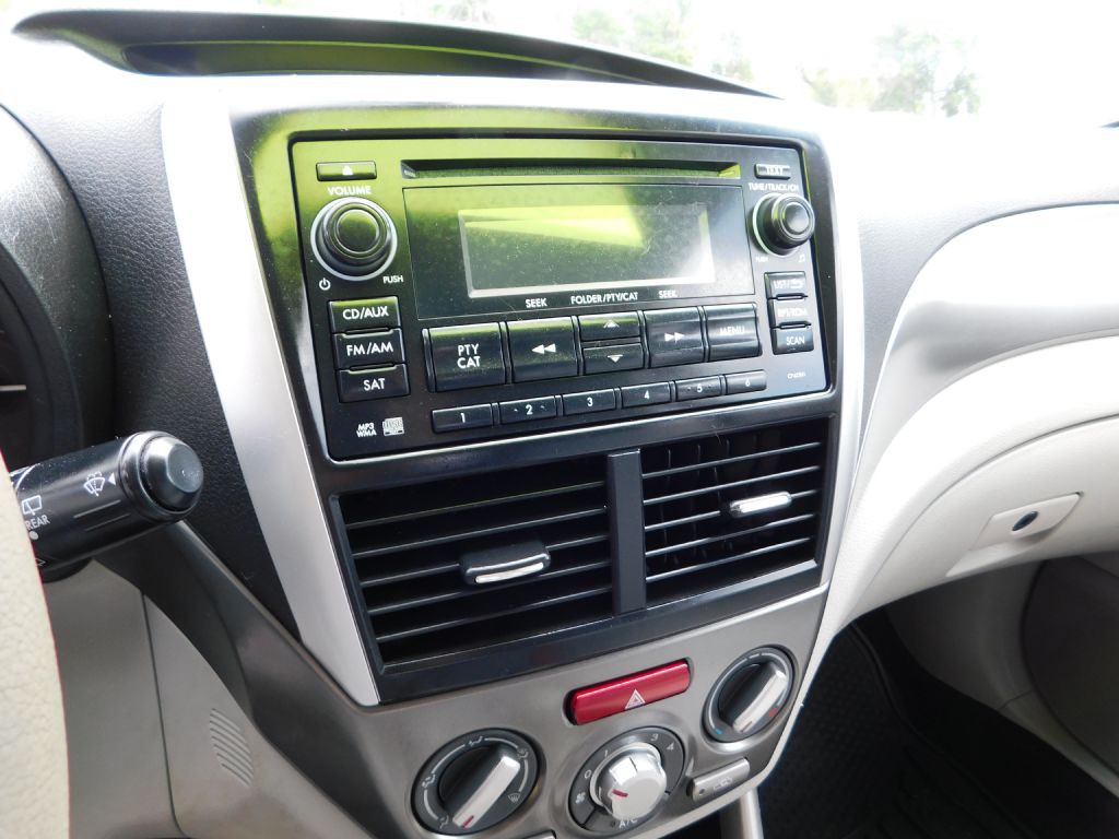 2013 Subaru Forester Image 8