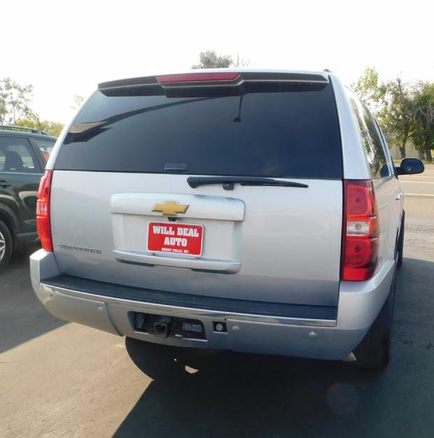 2014 Chevrolet Suburban Image 4
