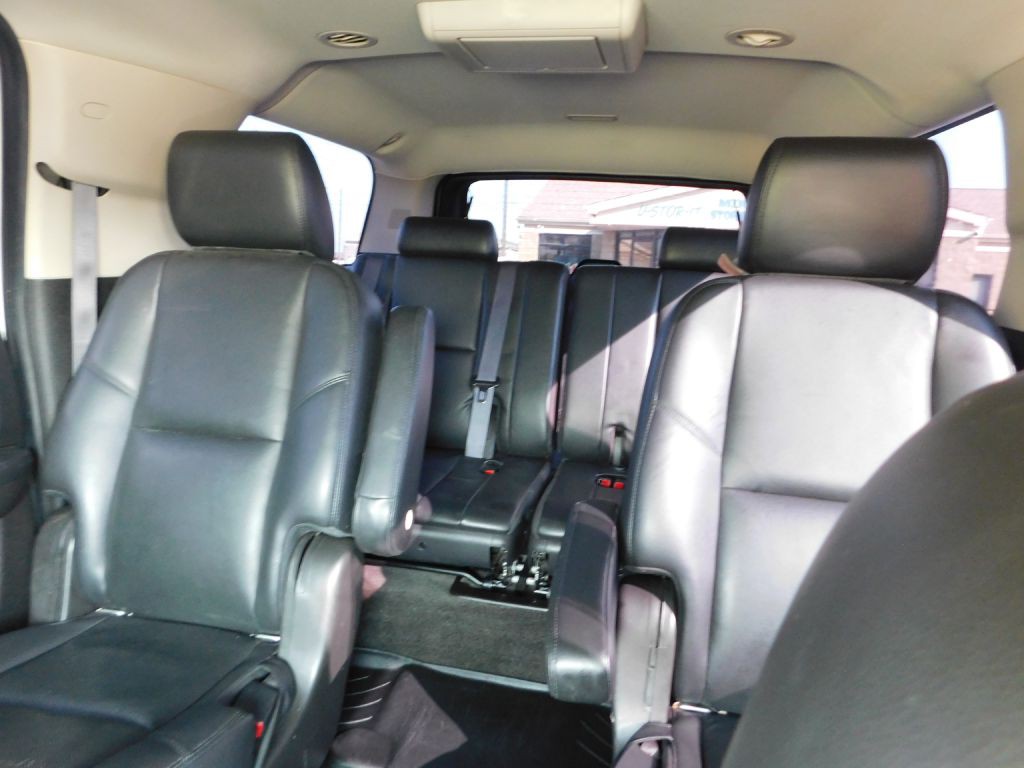 2014 Chevrolet Suburban Image 7