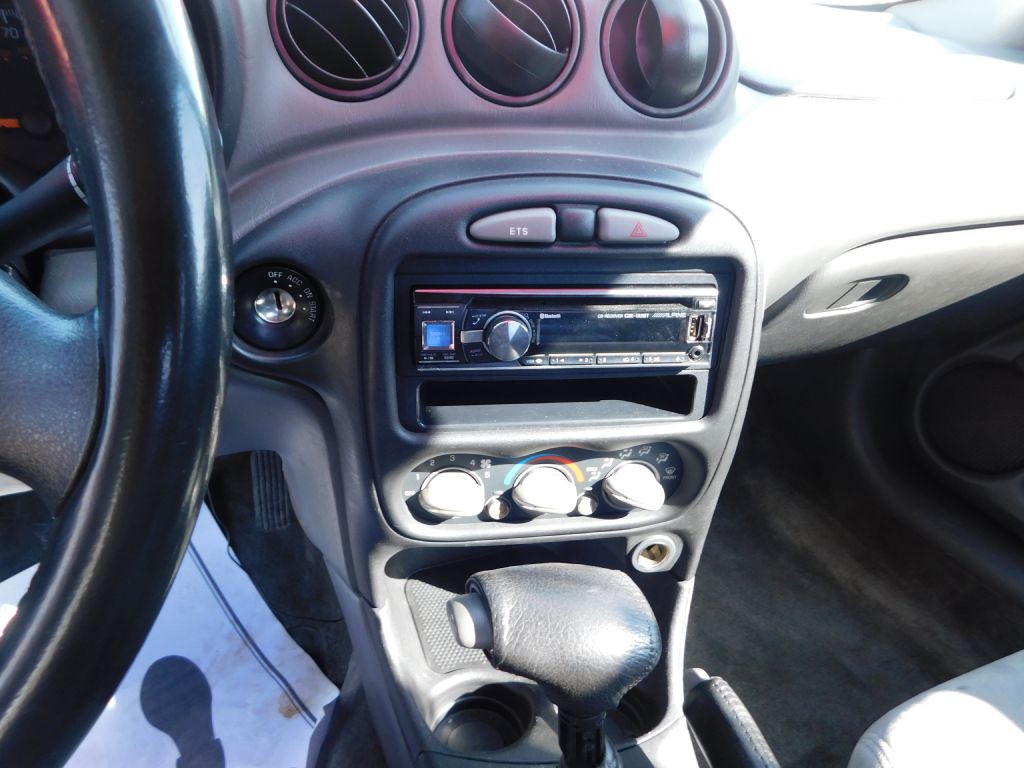 2003 Pontiac Grand Am Image 8