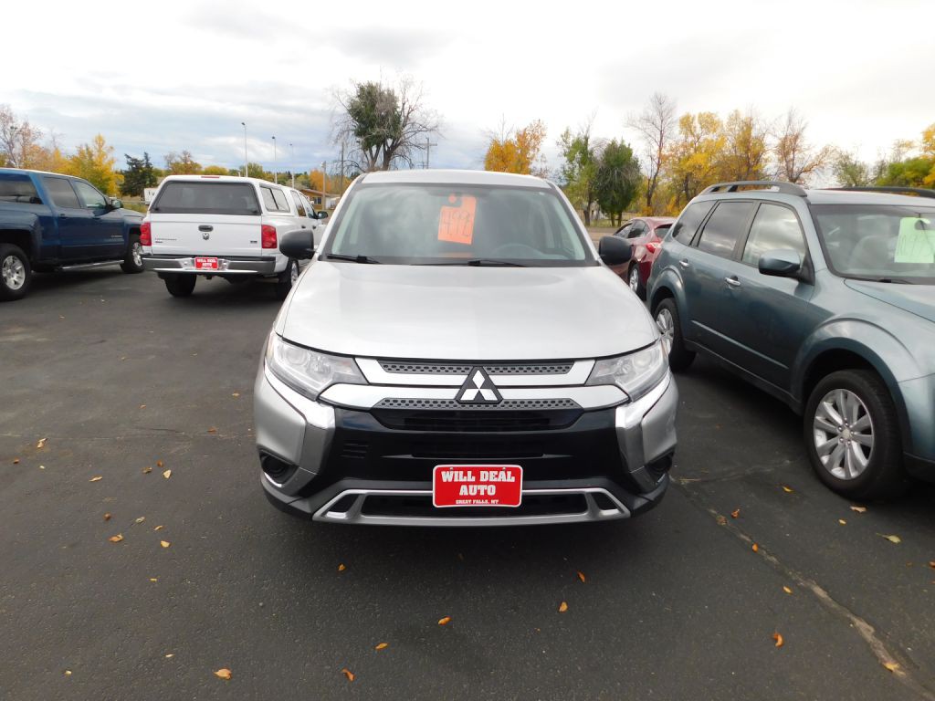 2020 Mitsubishi Outlander Image 2