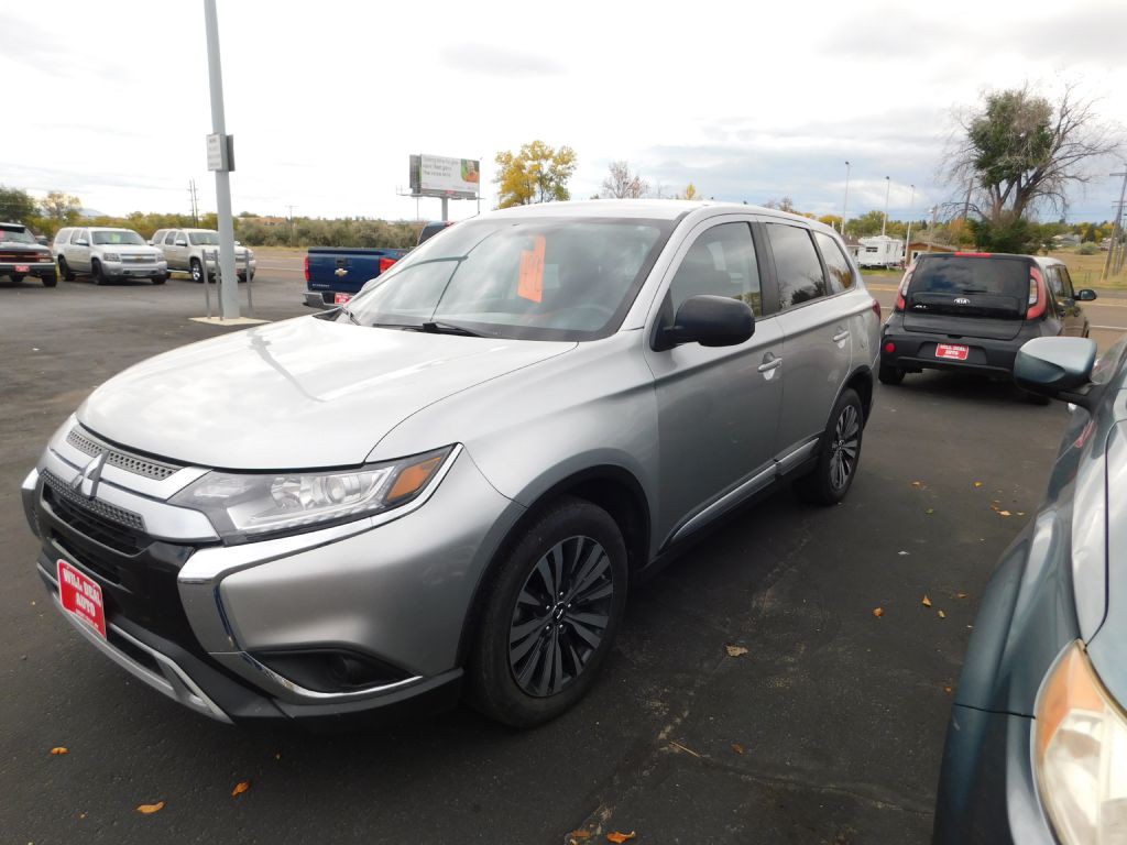2020 Mitsubishi Outlander Image 3