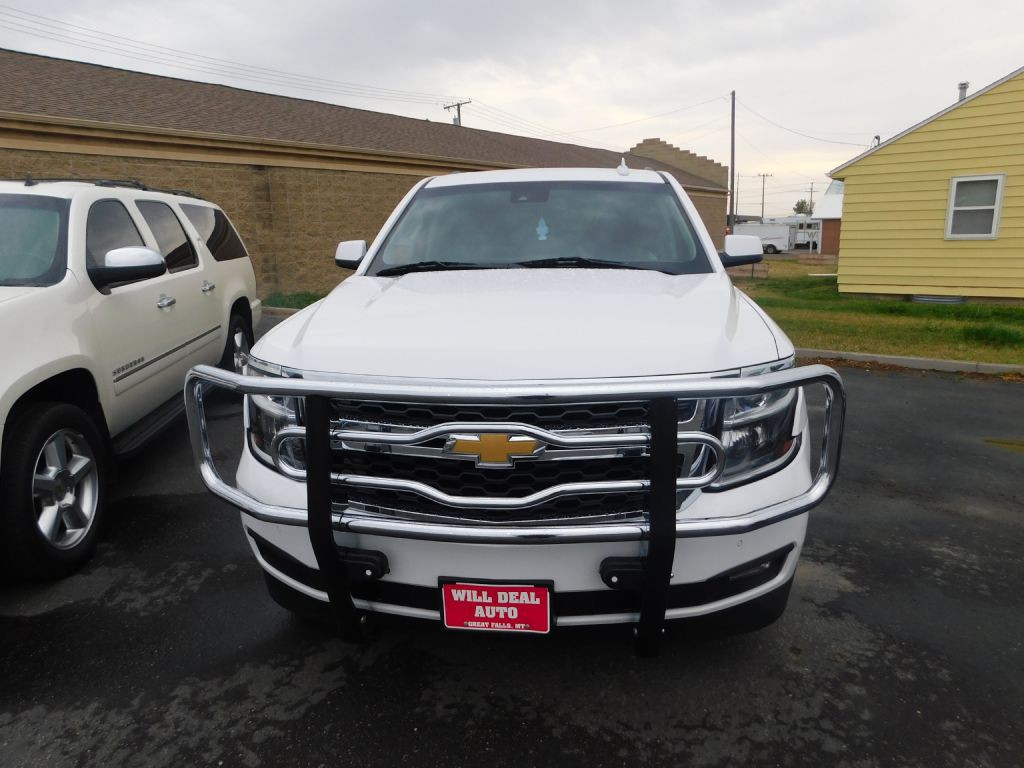 2015 Chevrolet Suburban Image 2