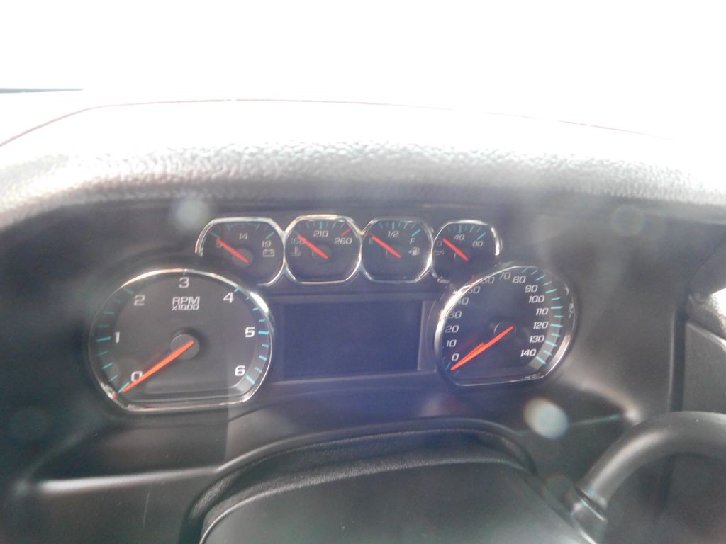 2015 Chevrolet Suburban Image 7