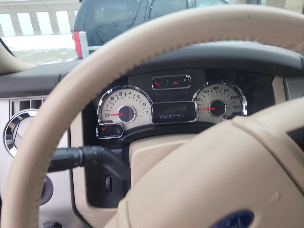 2011 Ford Expedition Image 5