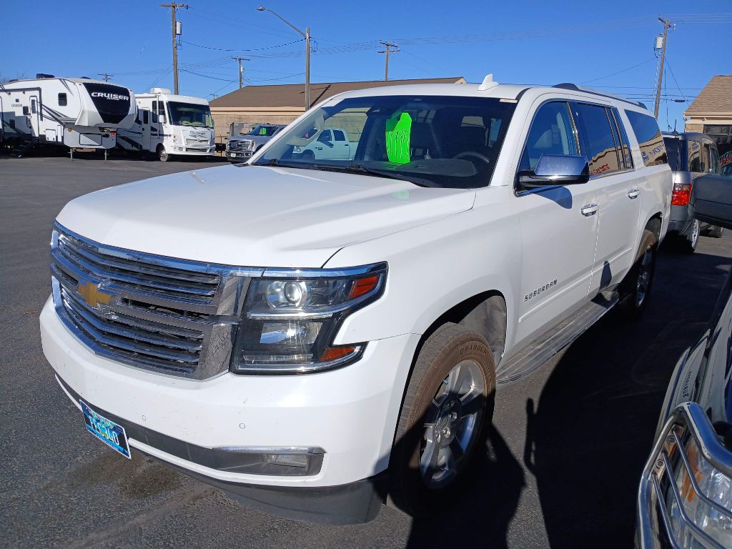 2017 Chevrolet Suburban Image 3