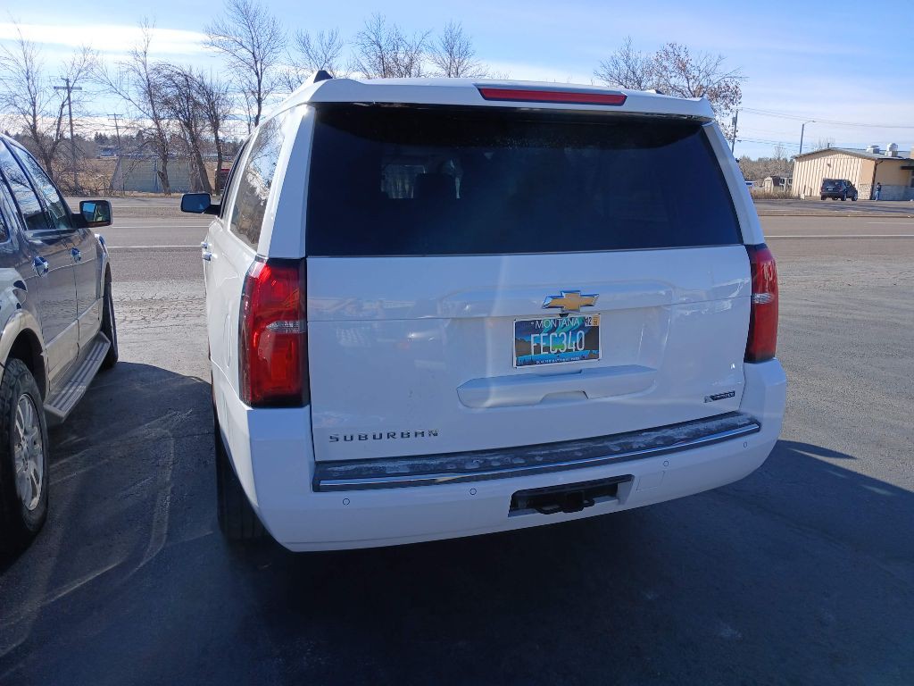 2017 Chevrolet Suburban Image 4