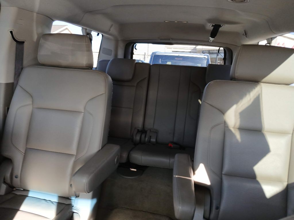 2017 Chevrolet Suburban Image 7