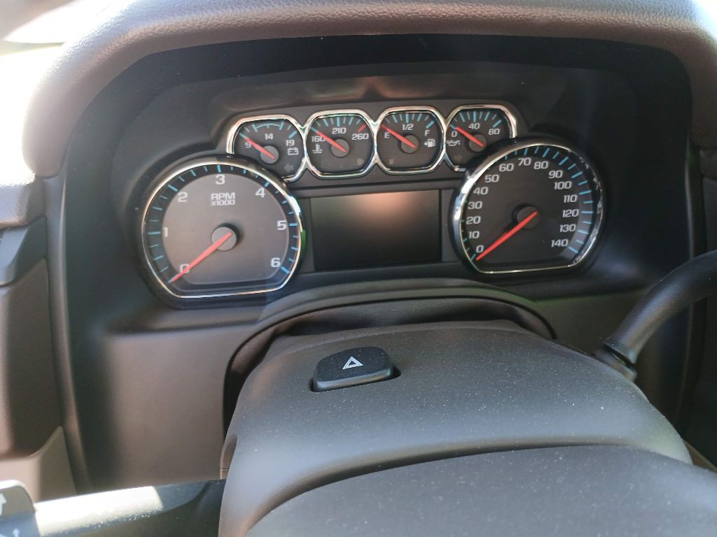 2017 Chevrolet Suburban Image 9