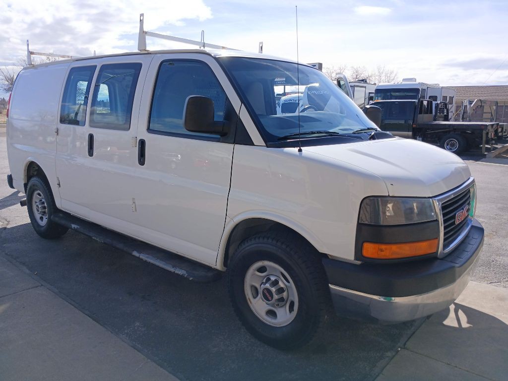 2015 GMC Savana Image 3