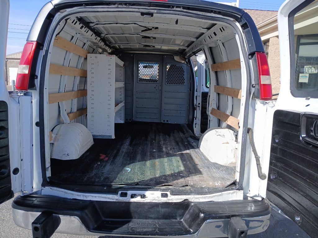 2015 GMC Savana Image 5