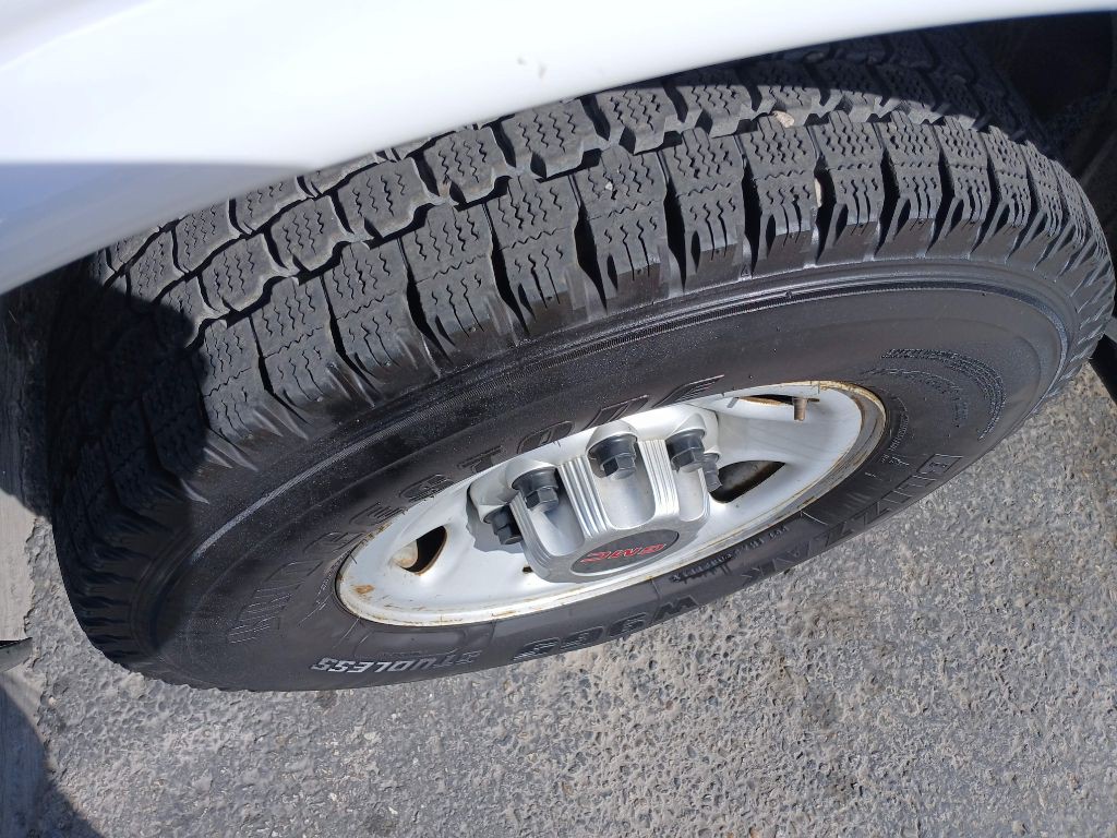 2015 GMC Savana Image 7