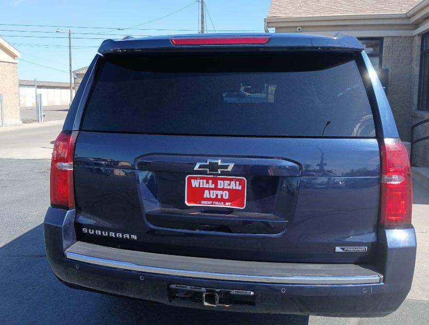 2018 Chevrolet Suburban Image 3